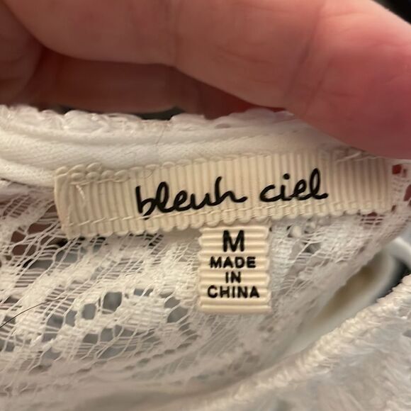 Ivory and cream lace dress size medium - Picture 5 of 7